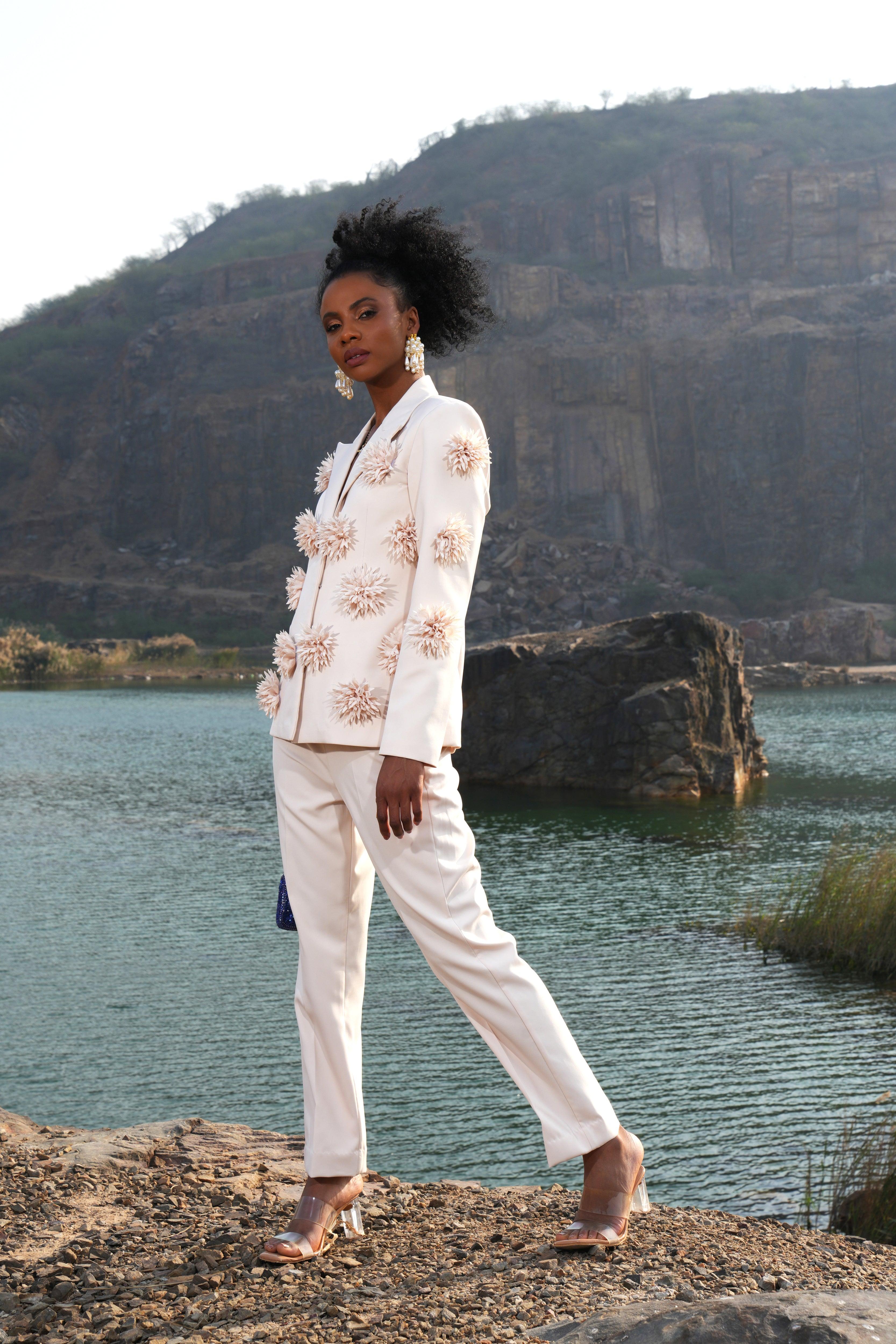 CREAM FLOWER SUIT SET