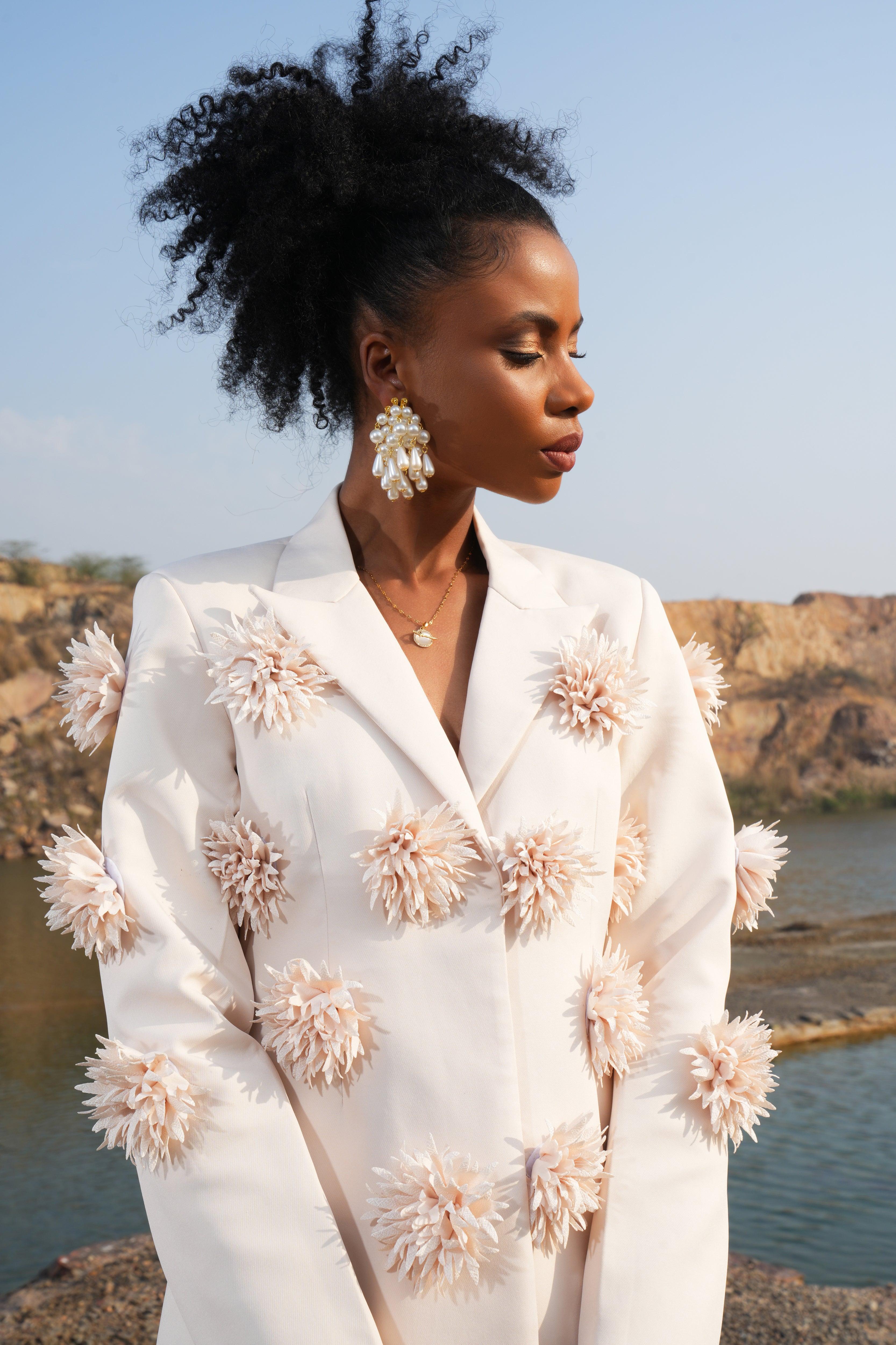 CREAM FLOWER SUIT SET