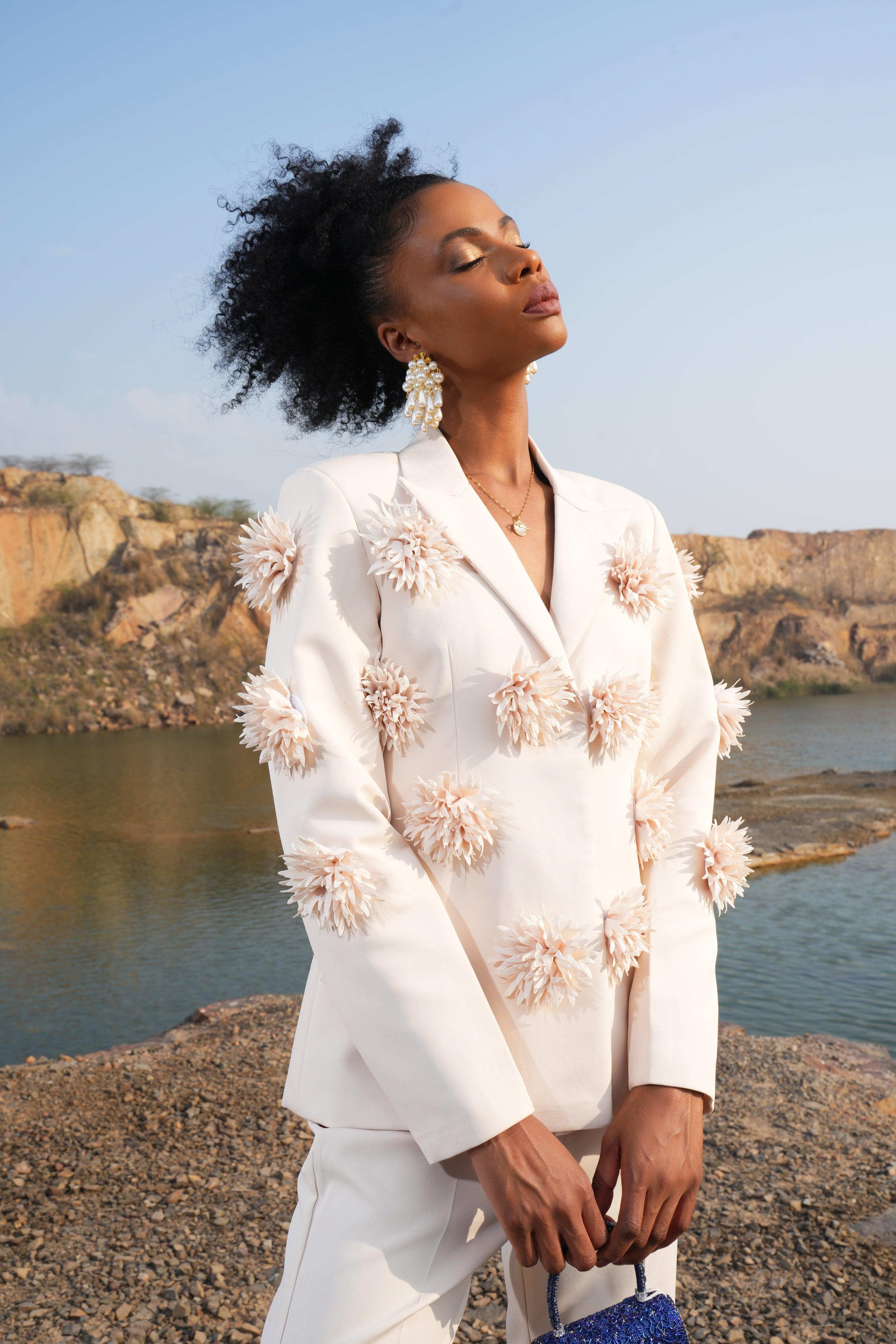 CREAM FLOWER SUIT SET
