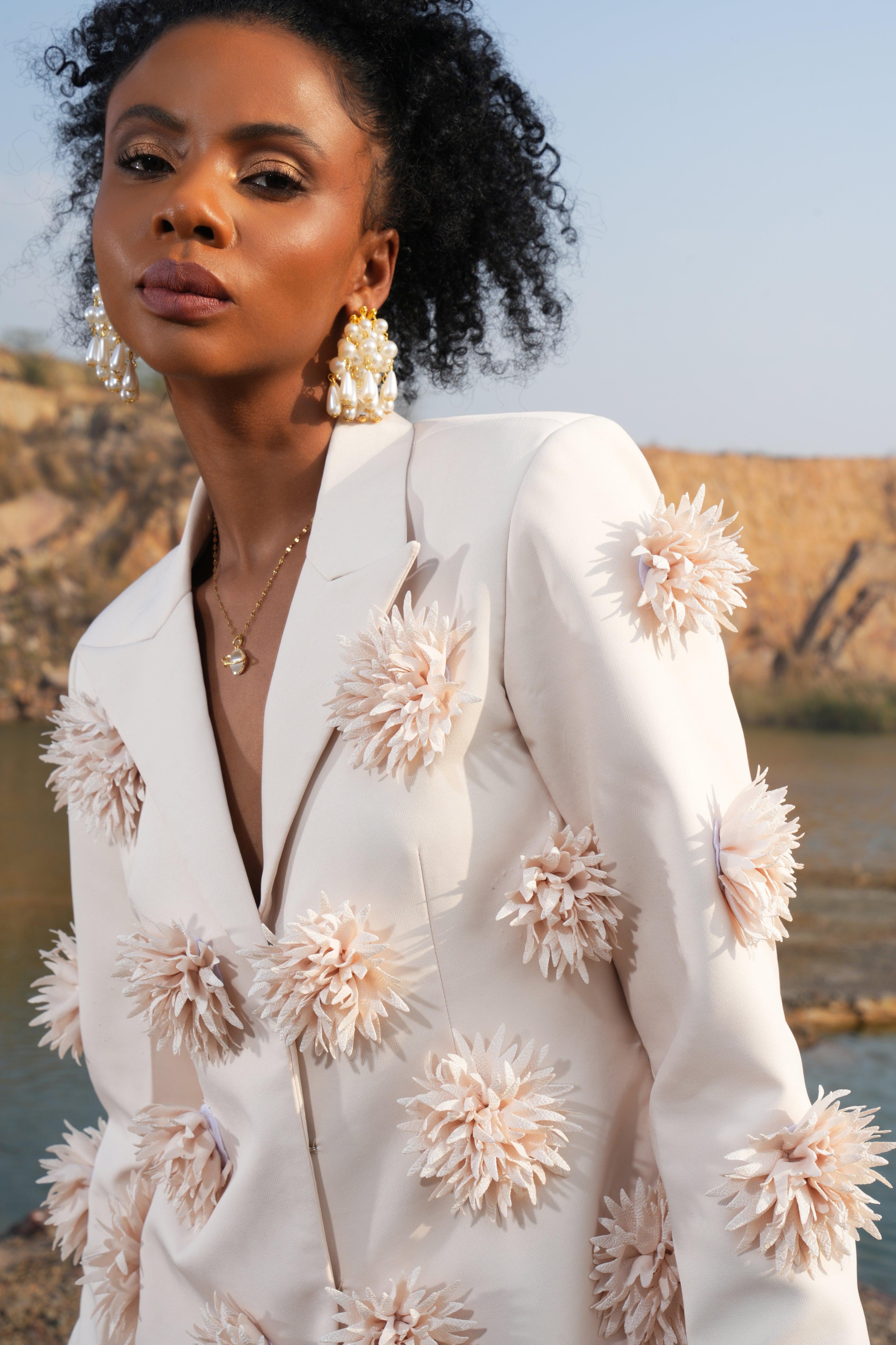 CREAM FLOWER SUIT SET