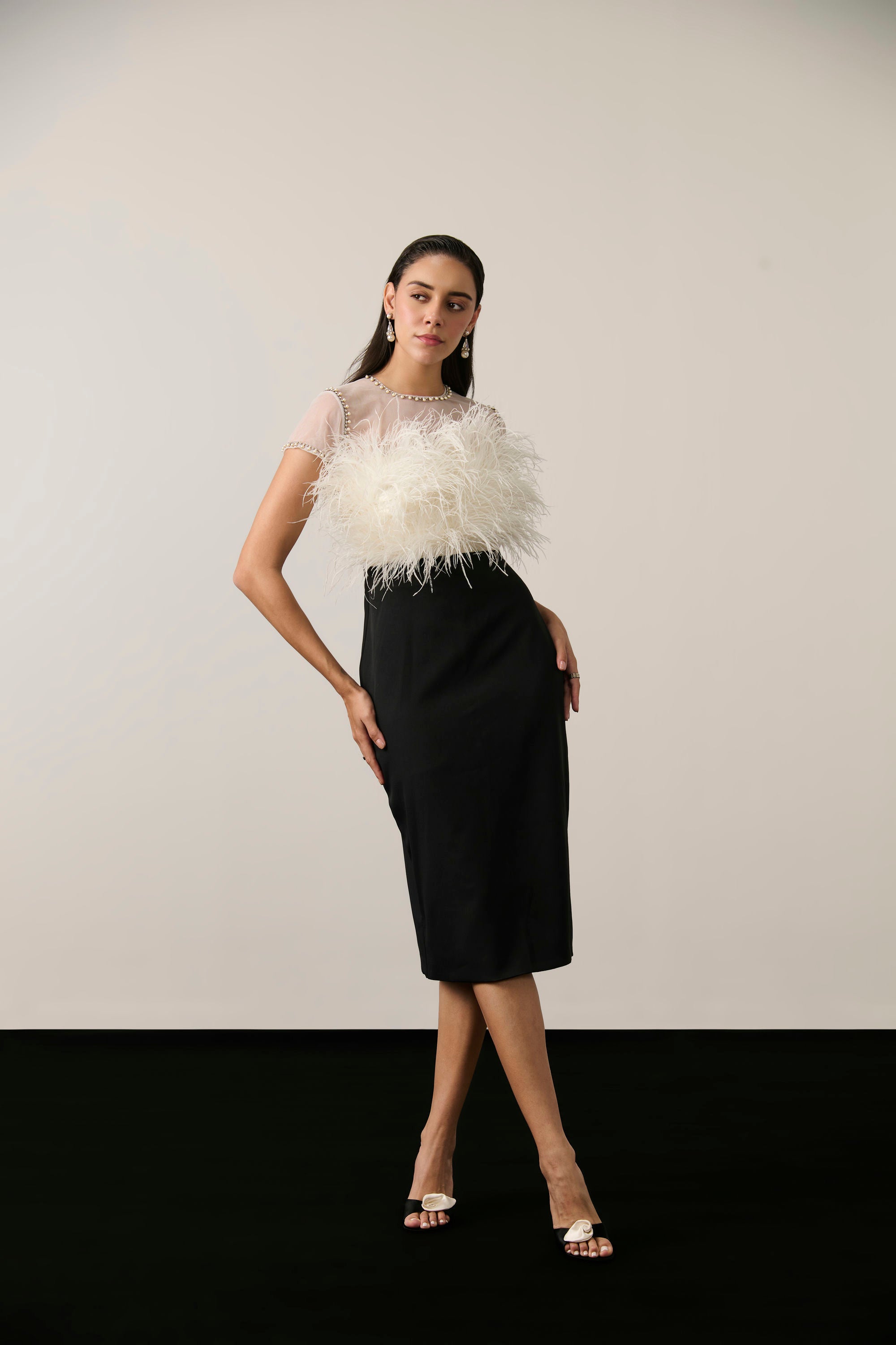 IVORY AND BLACK FEATHER MIDI