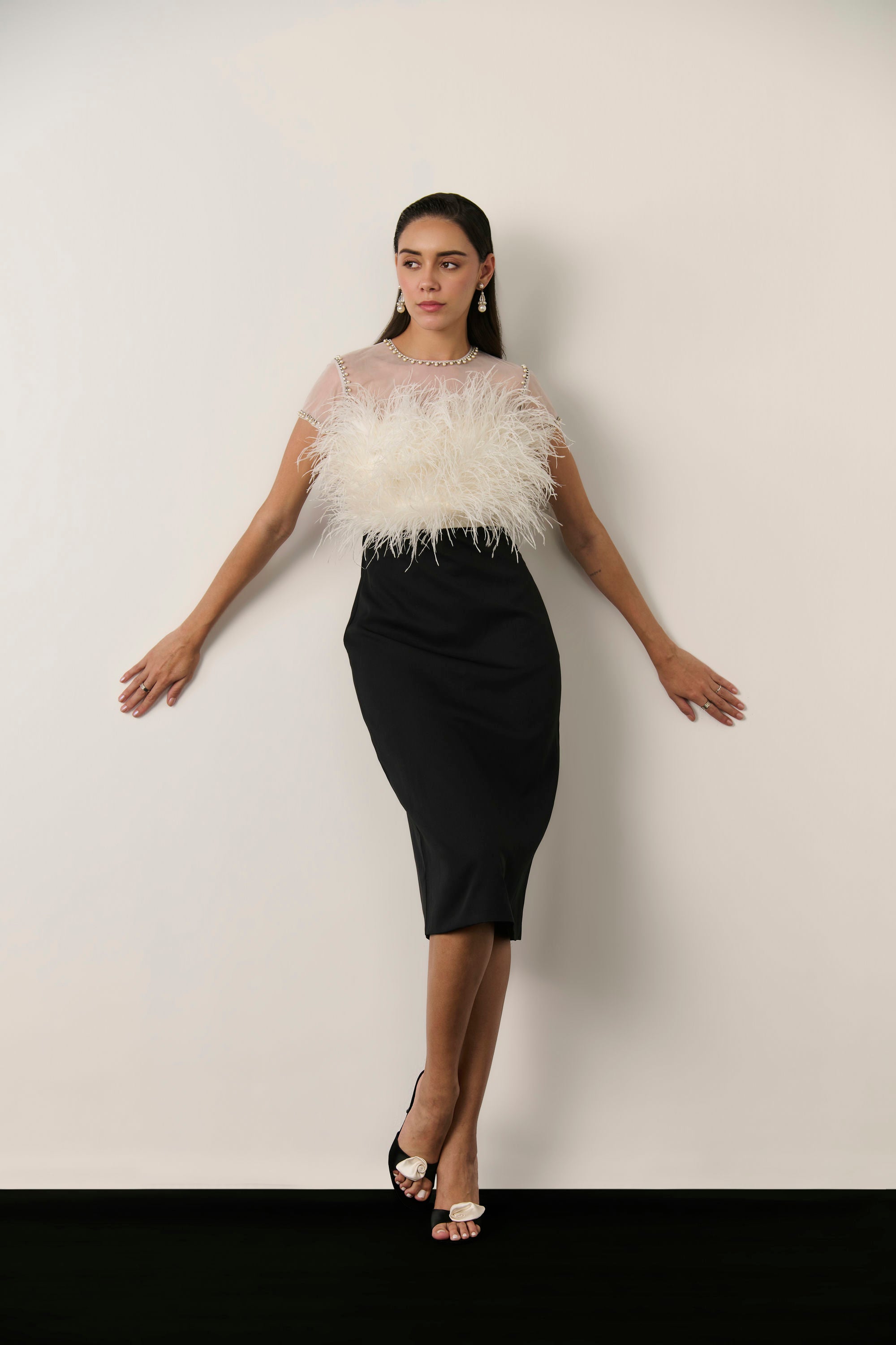 IVORY AND BLACK FEATHER MIDI