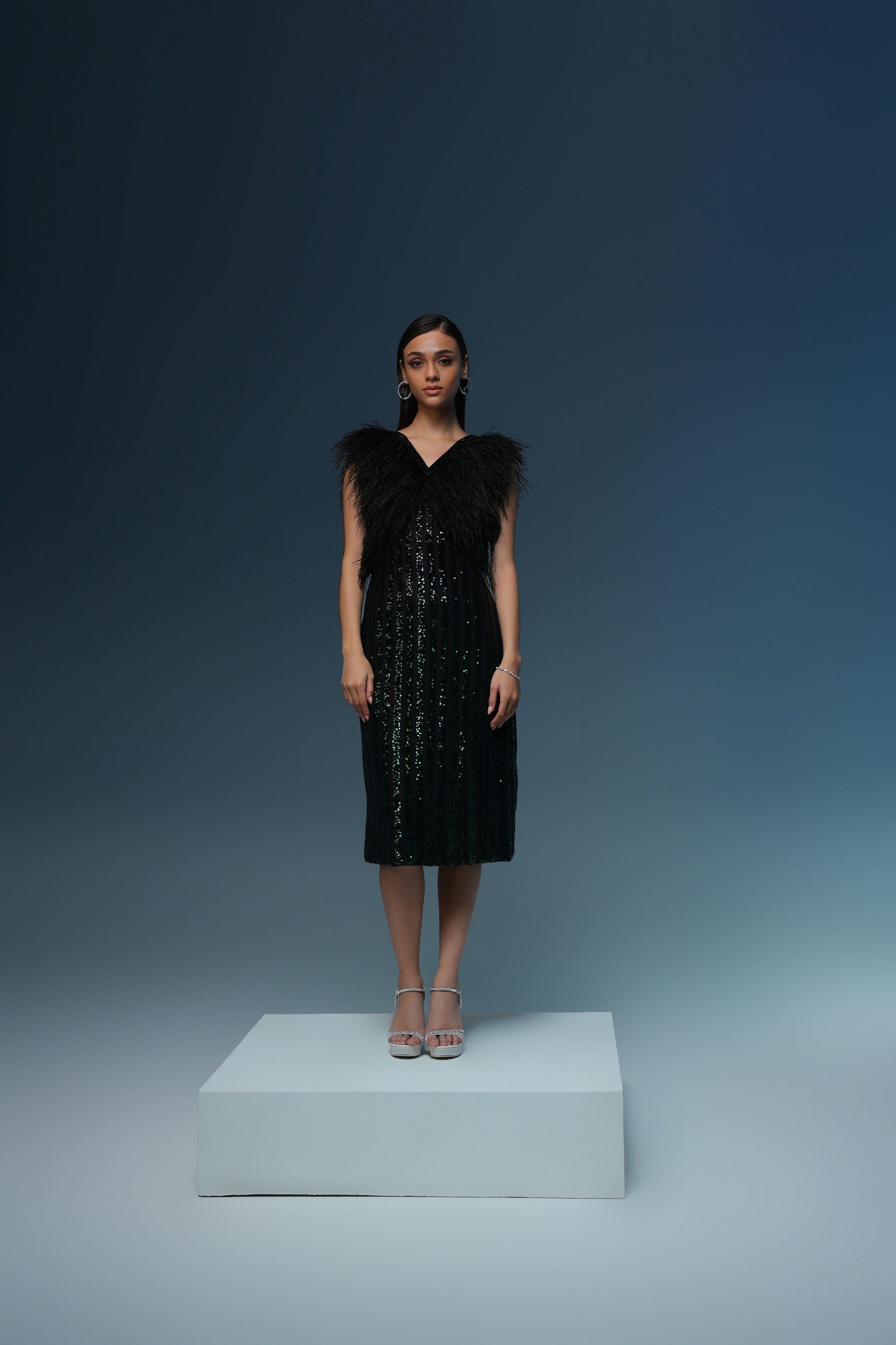 BLACK AND EMERALD SEQUIN FEATHER MIDI