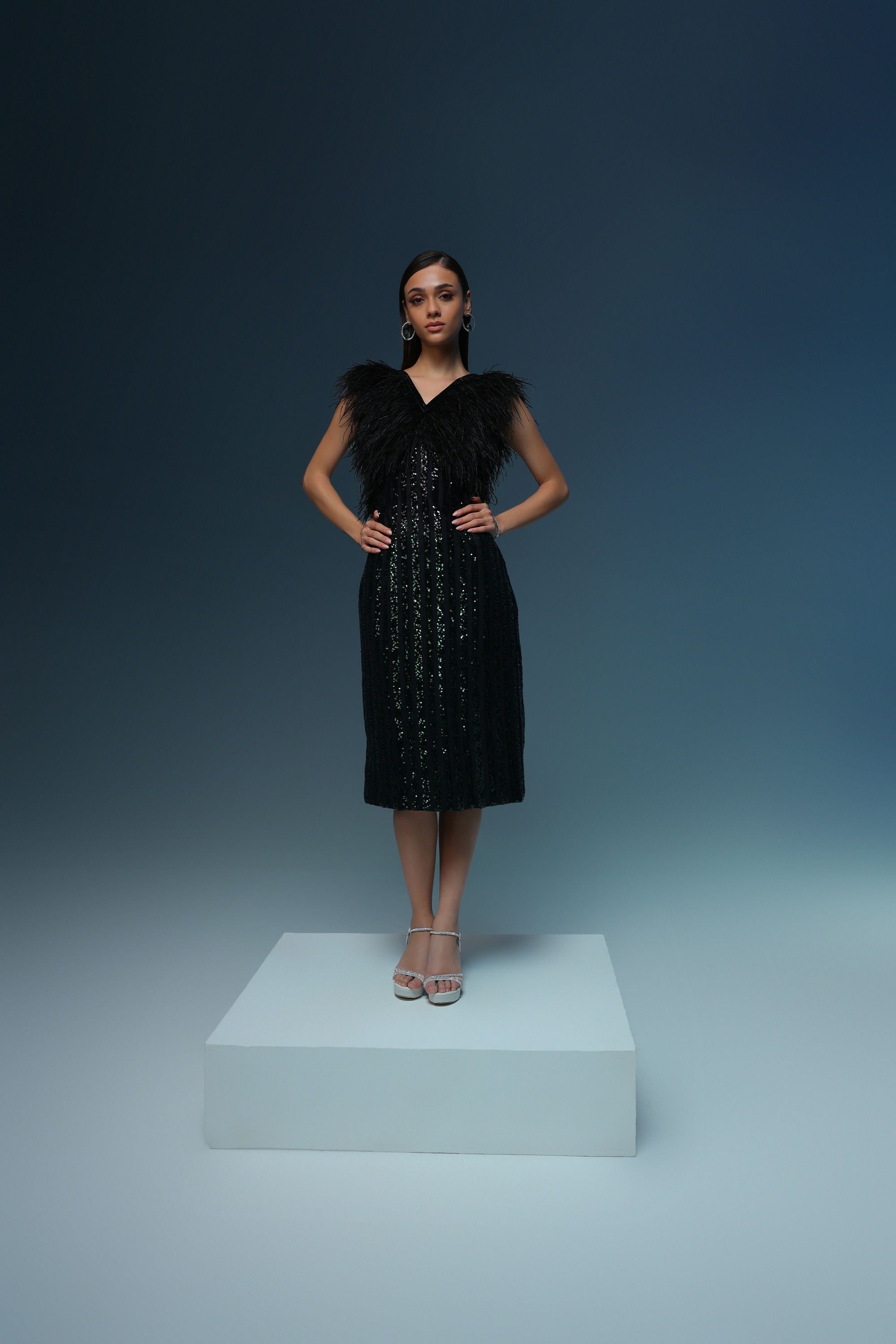 BLACK AND EMERALD SEQUIN FEATHER MIDI