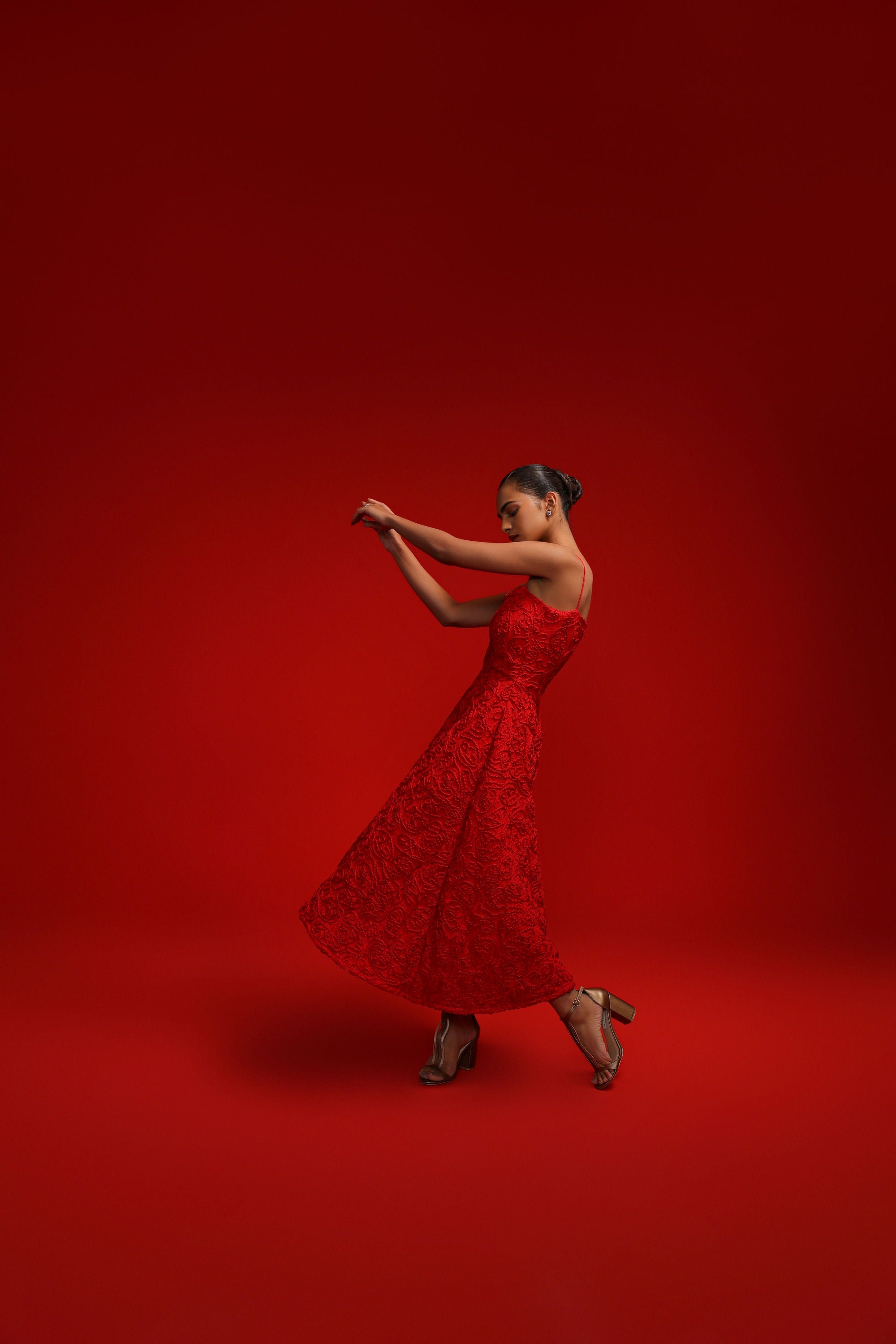 RED LACE FLARE DRESS