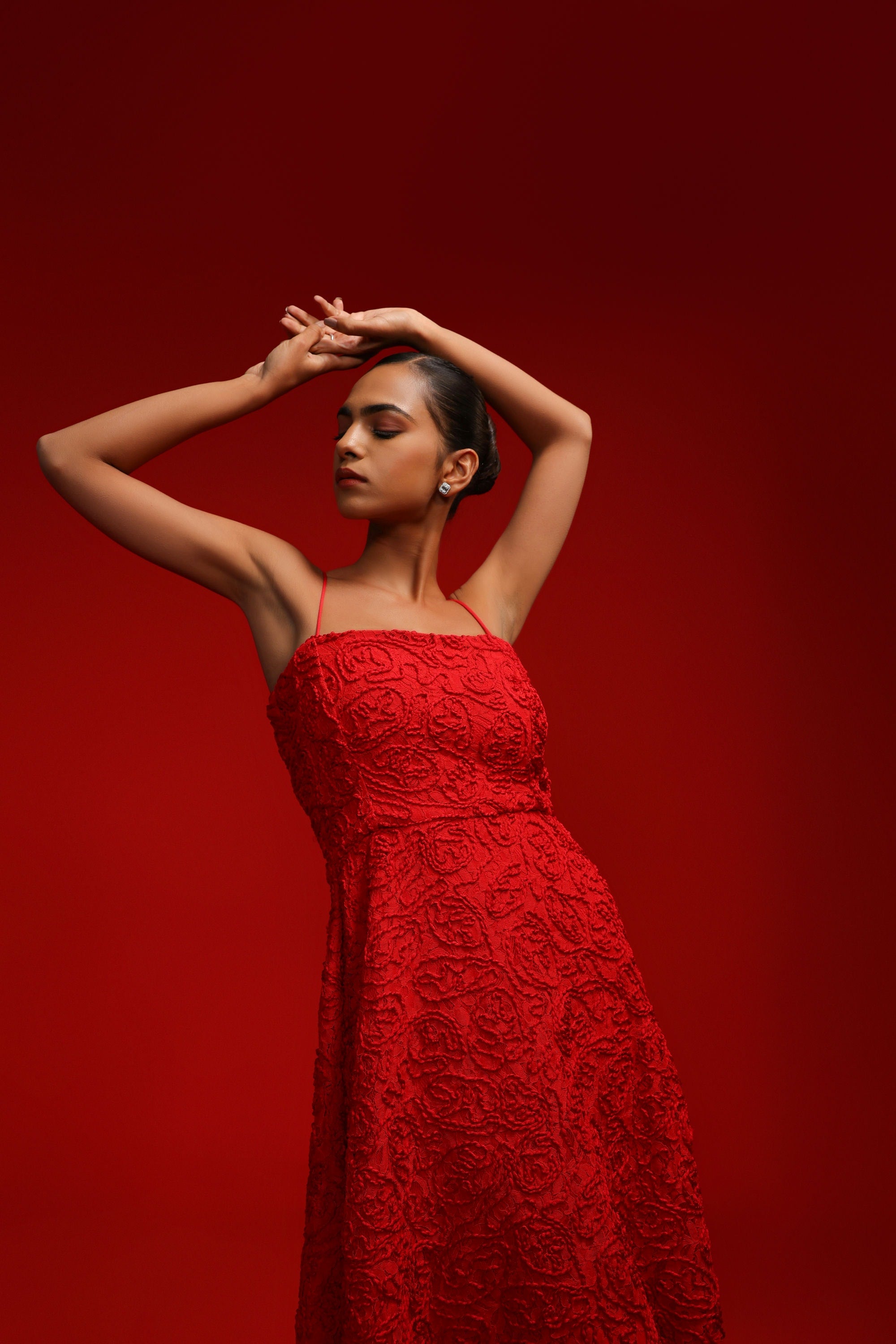 RED LACE FLARE DRESS