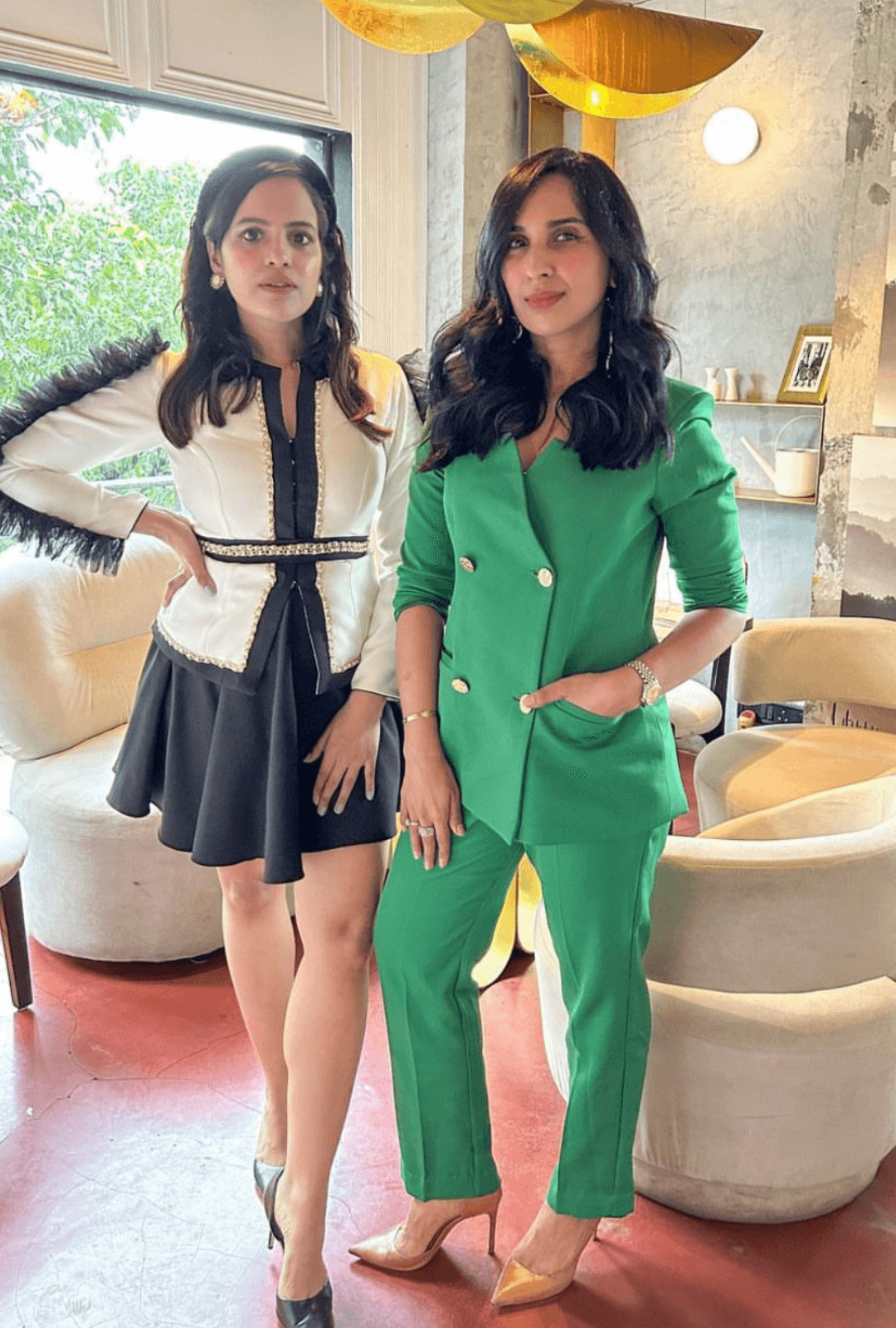 DEVASHREE IN GREEN DOUBLE BREAST BLAZER SET