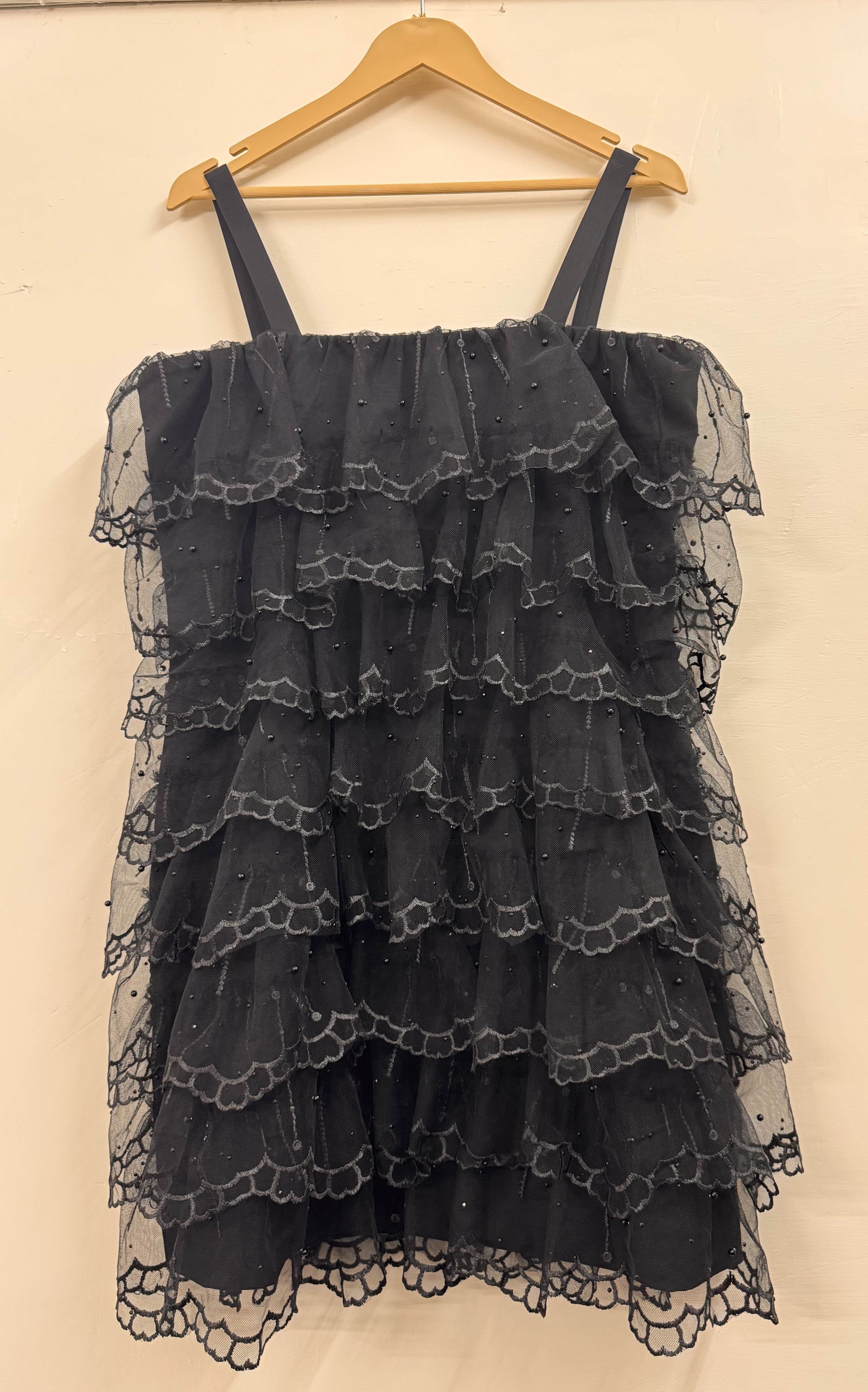 BLACK SCALLOPED RUFFLE MINI DRESS