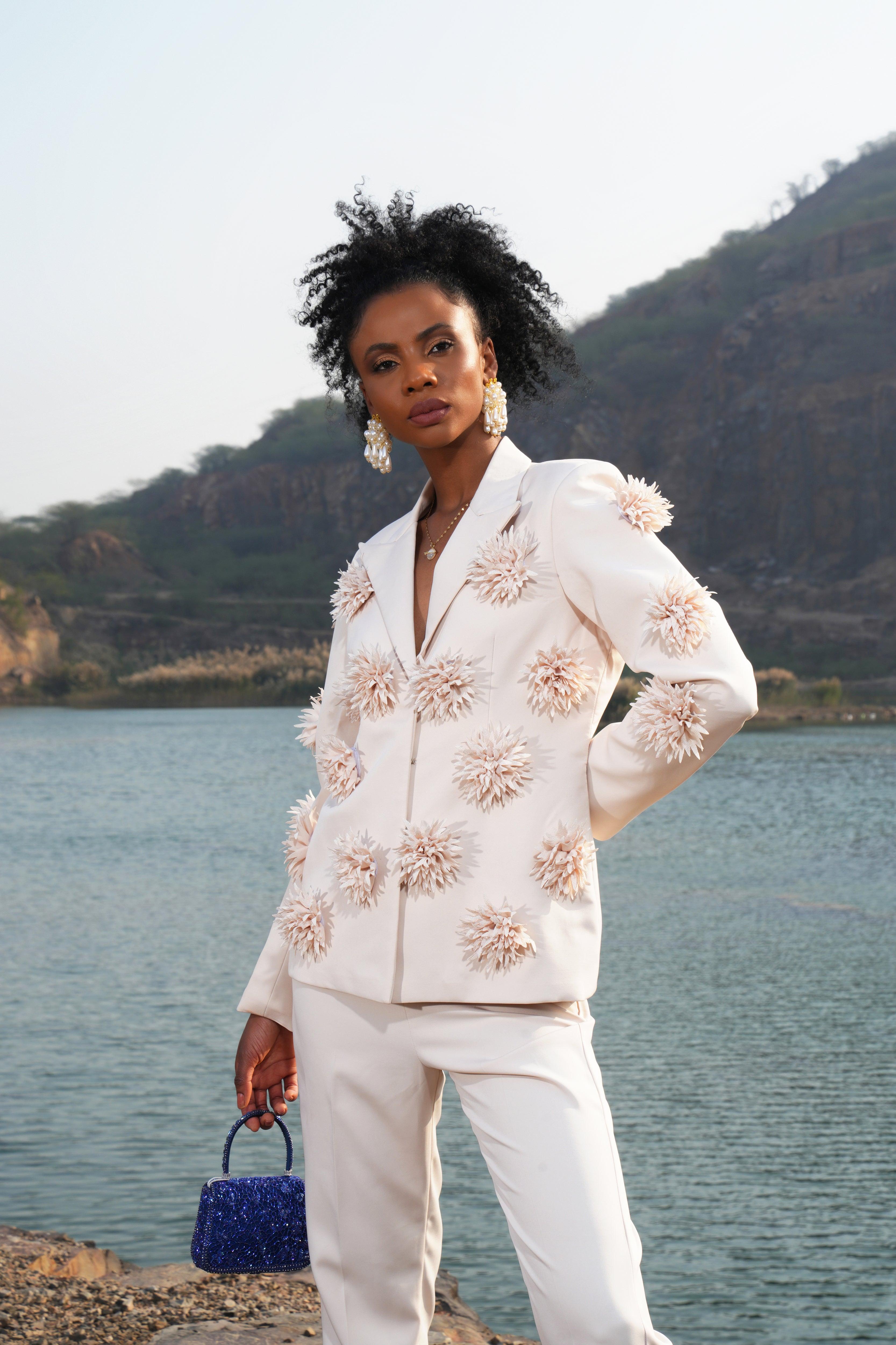 CREAM FLOWER SUIT SET