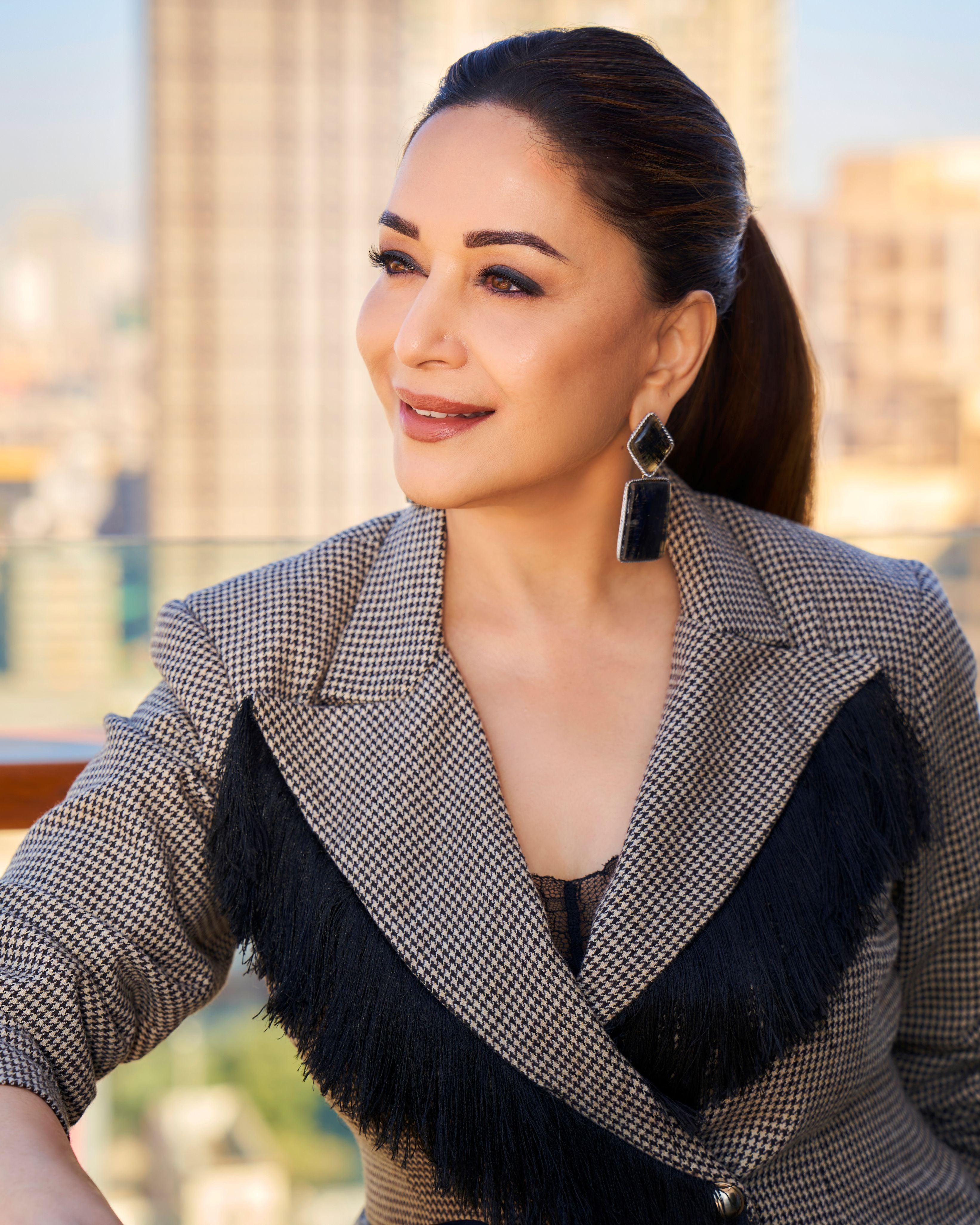 MADHURI DIXIT IN HOUNDSTOOTH FRINGE BLAZER SET