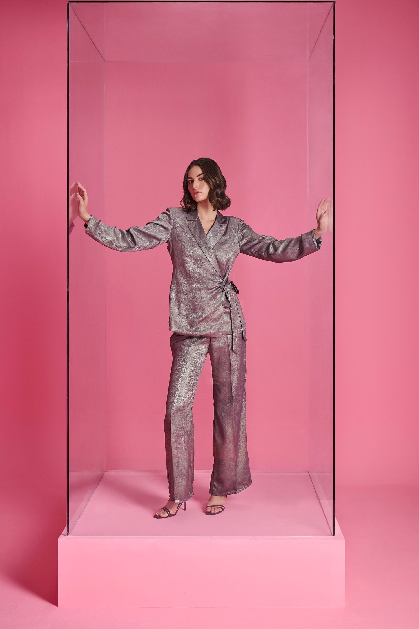 MOON KNOT SUIT