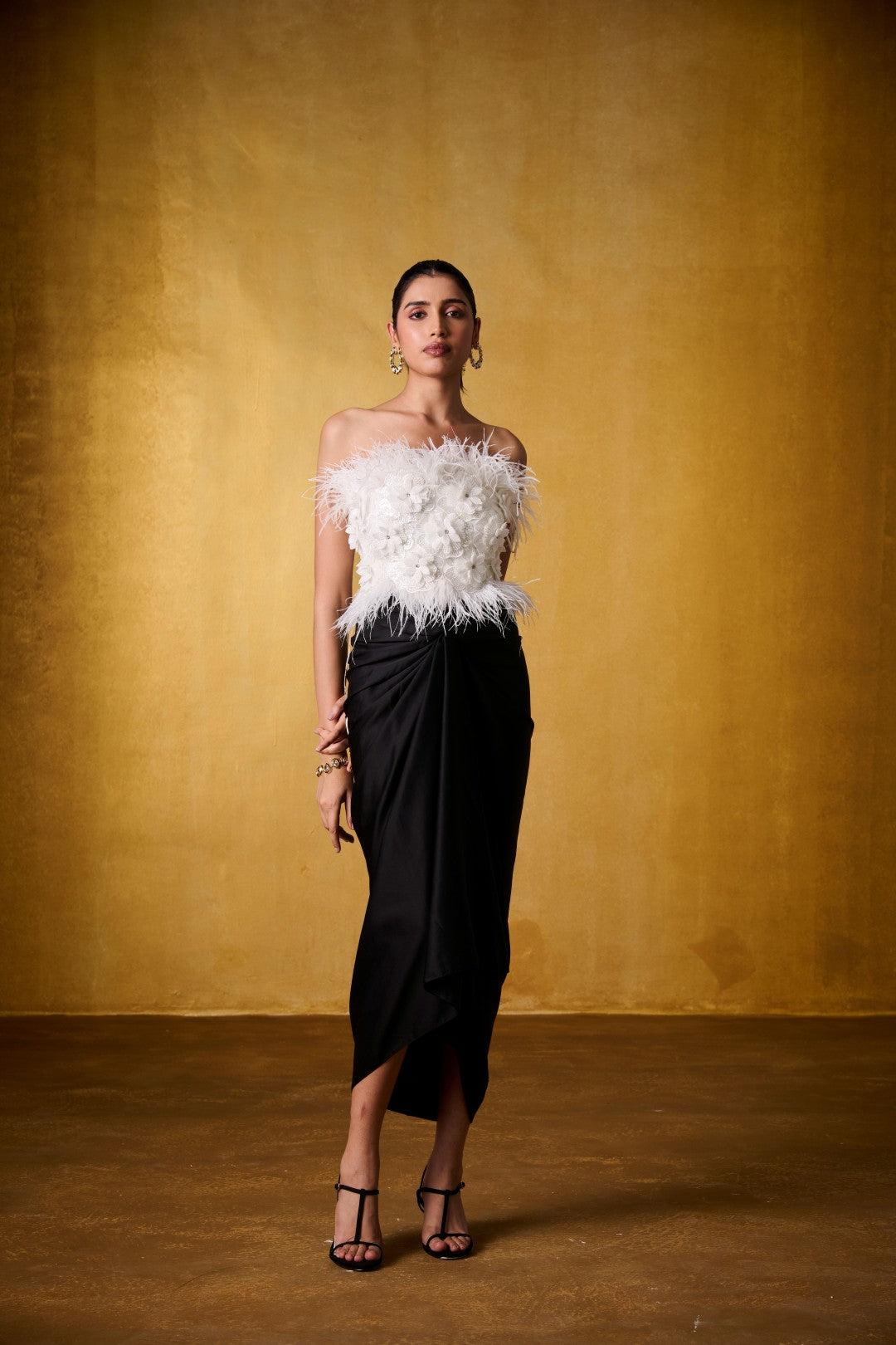 BLACK KNOTTED SKIRT