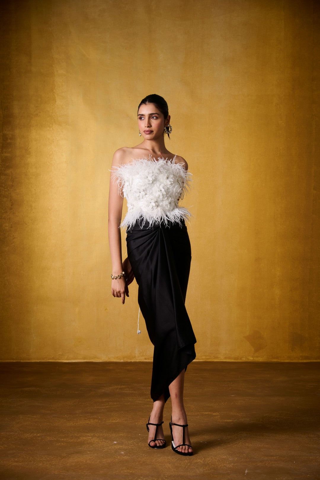 BLACK KNOTTED SKIRT