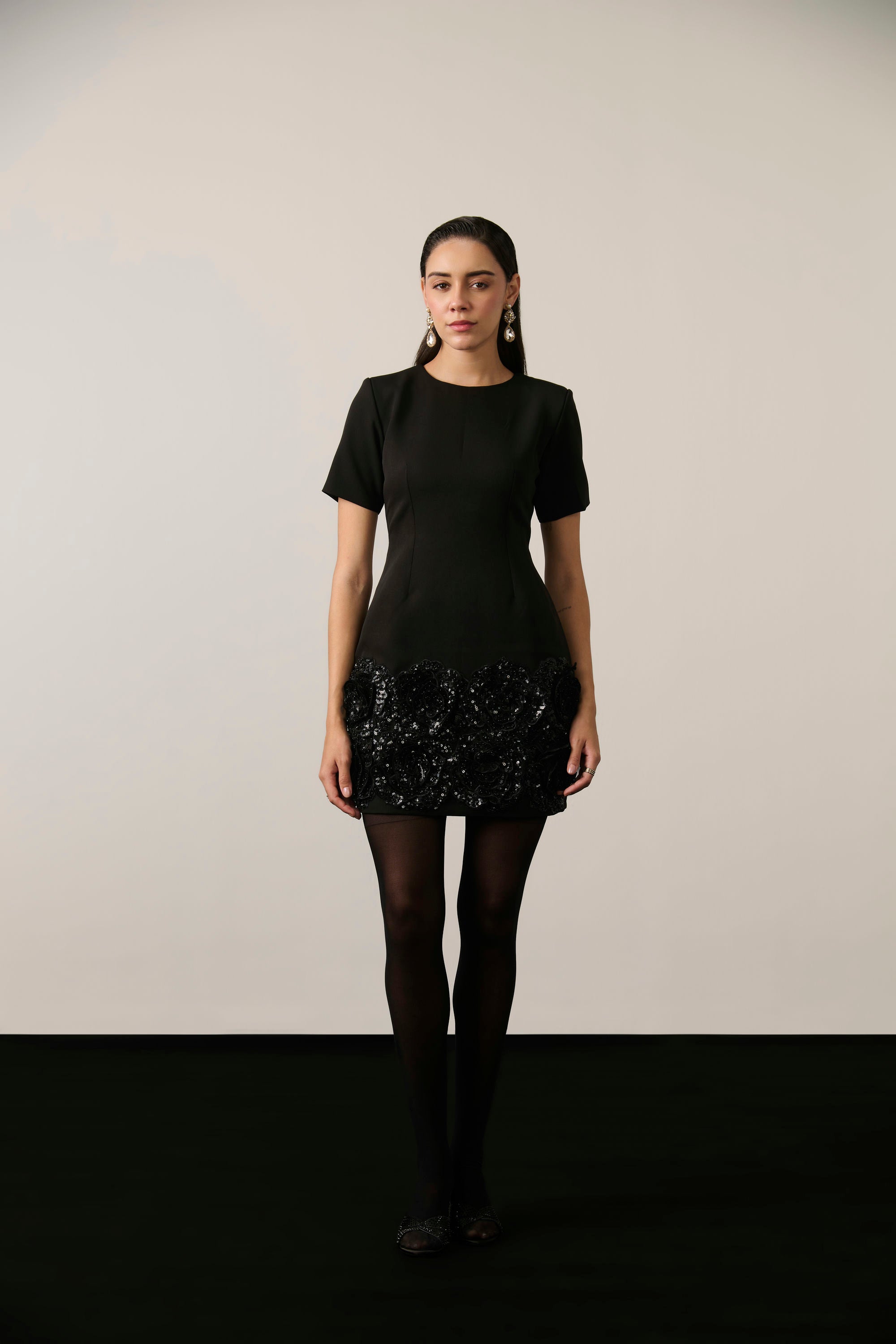 BLACK EMBELLISHED FLOWER DRESS