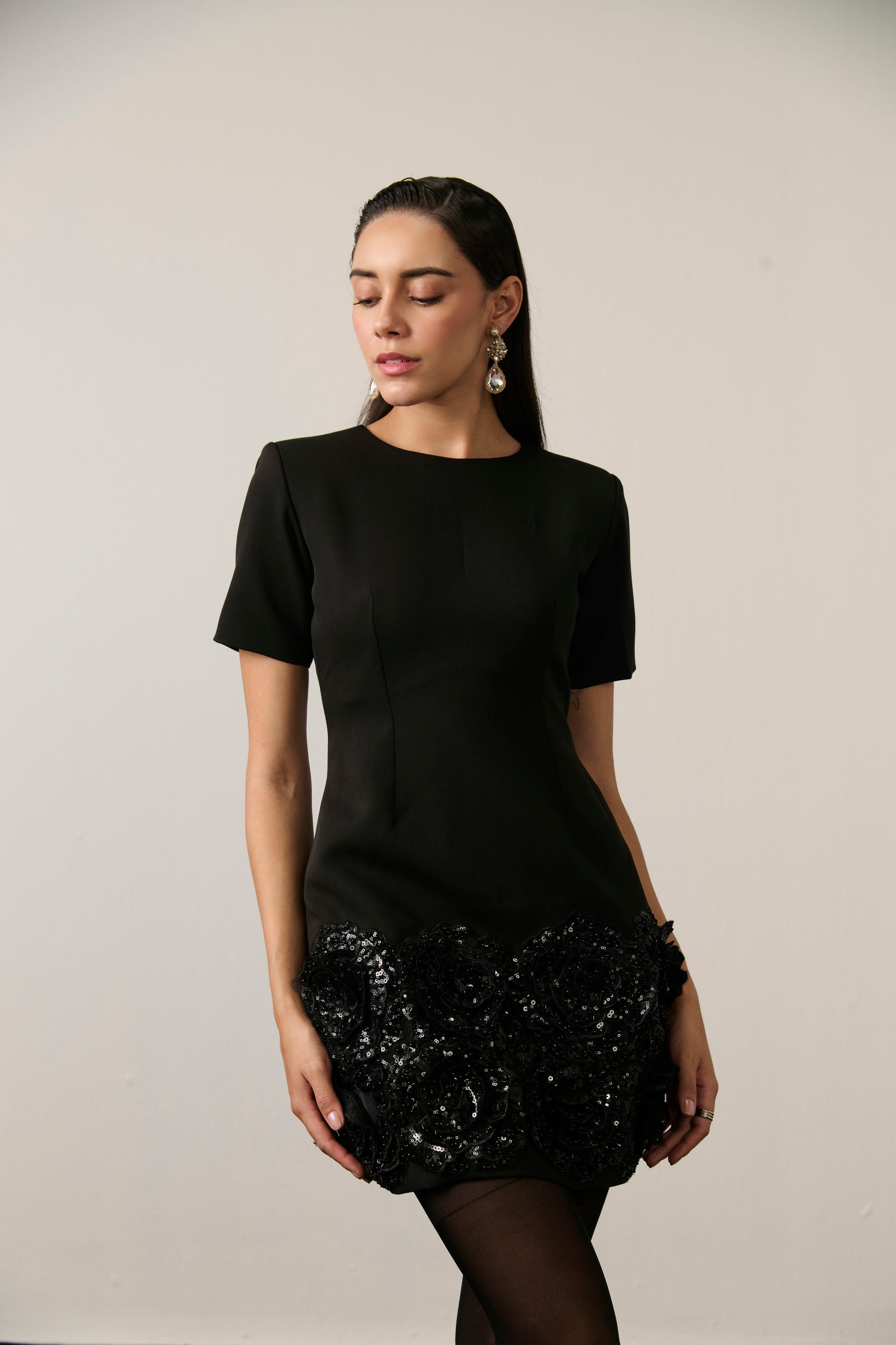 BLACK EMBELLISHED FLOWER DRESS