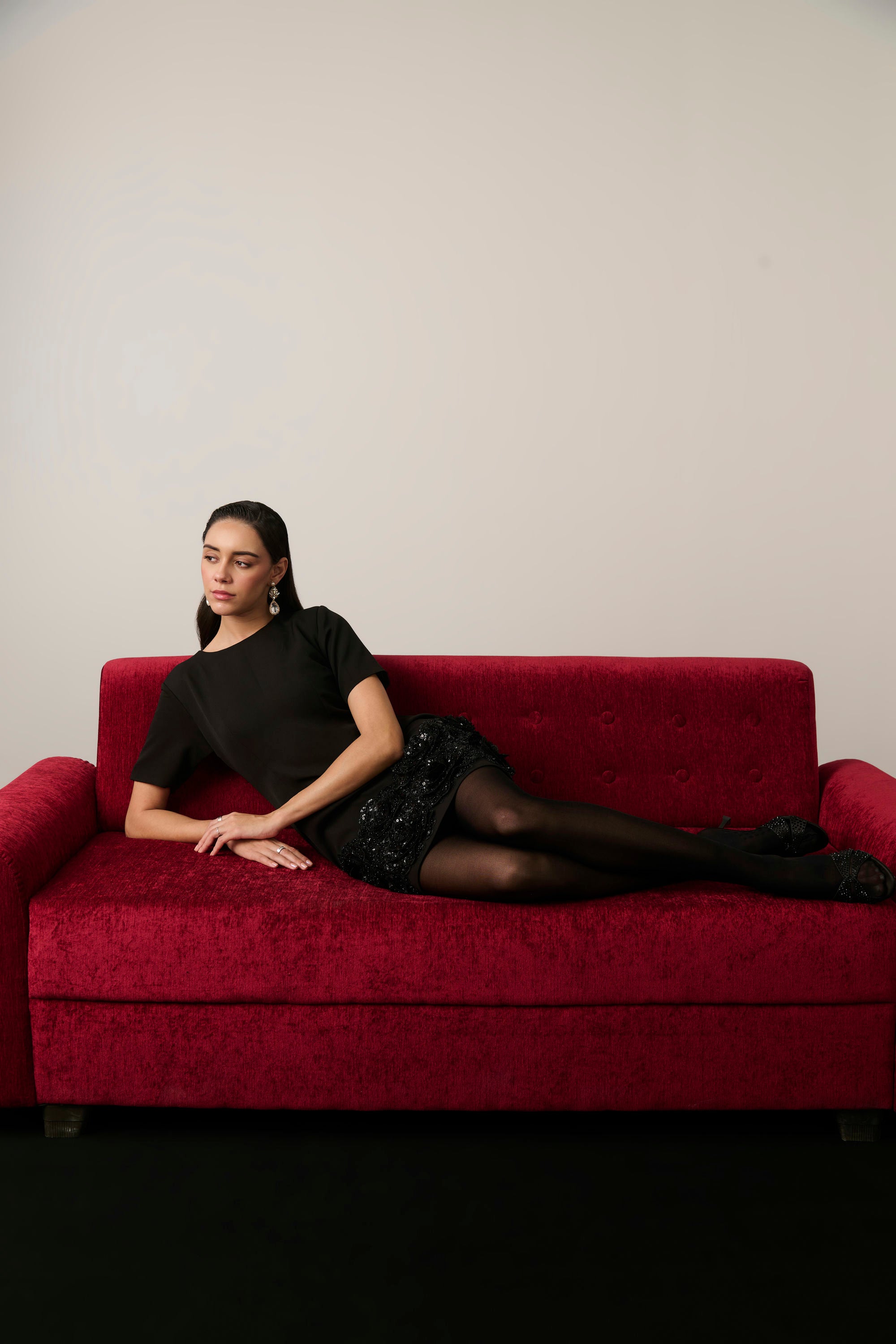 BLACK EMBELLISHED FLOWER DRESS