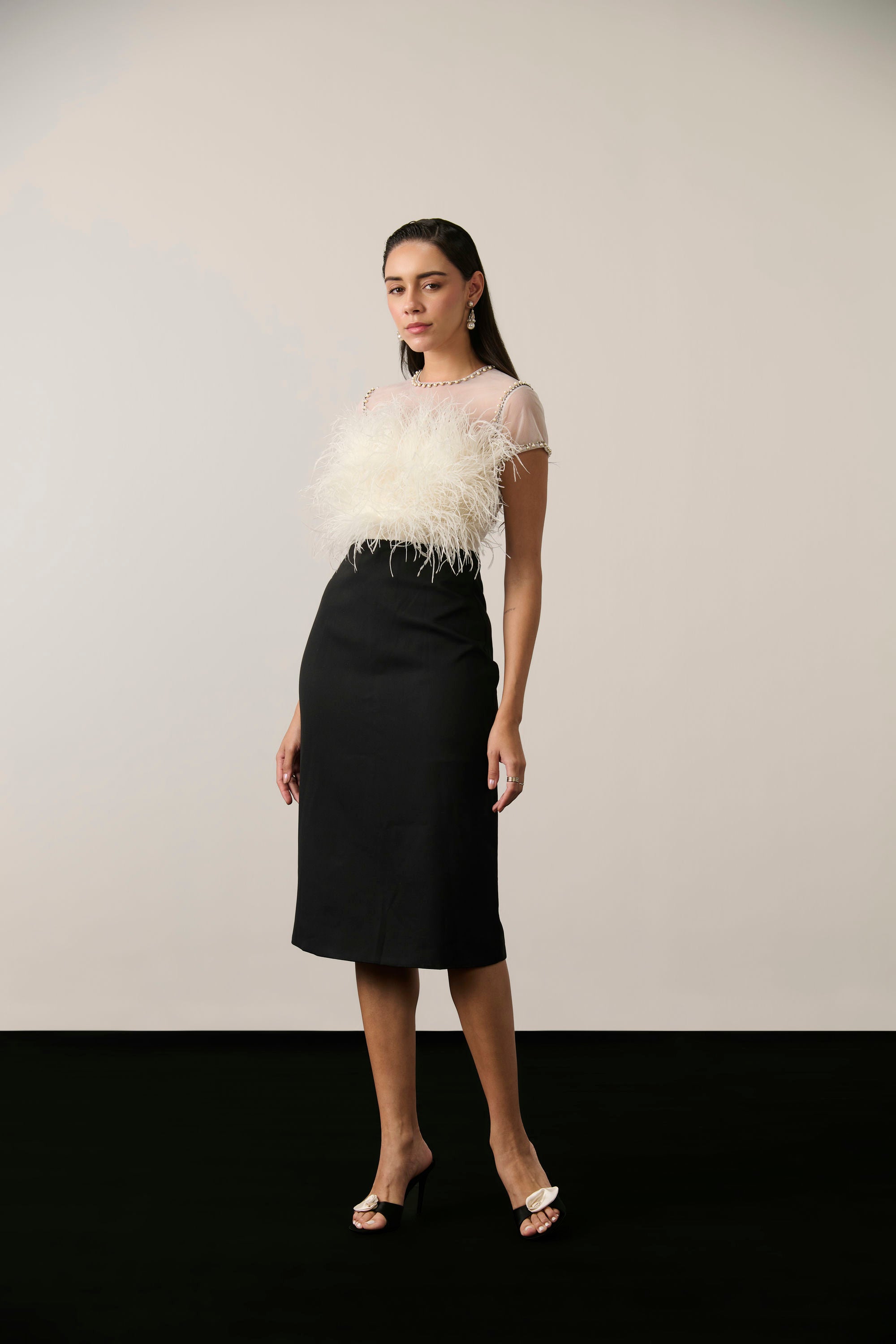 IVORY AND BLACK FEATHER MIDI