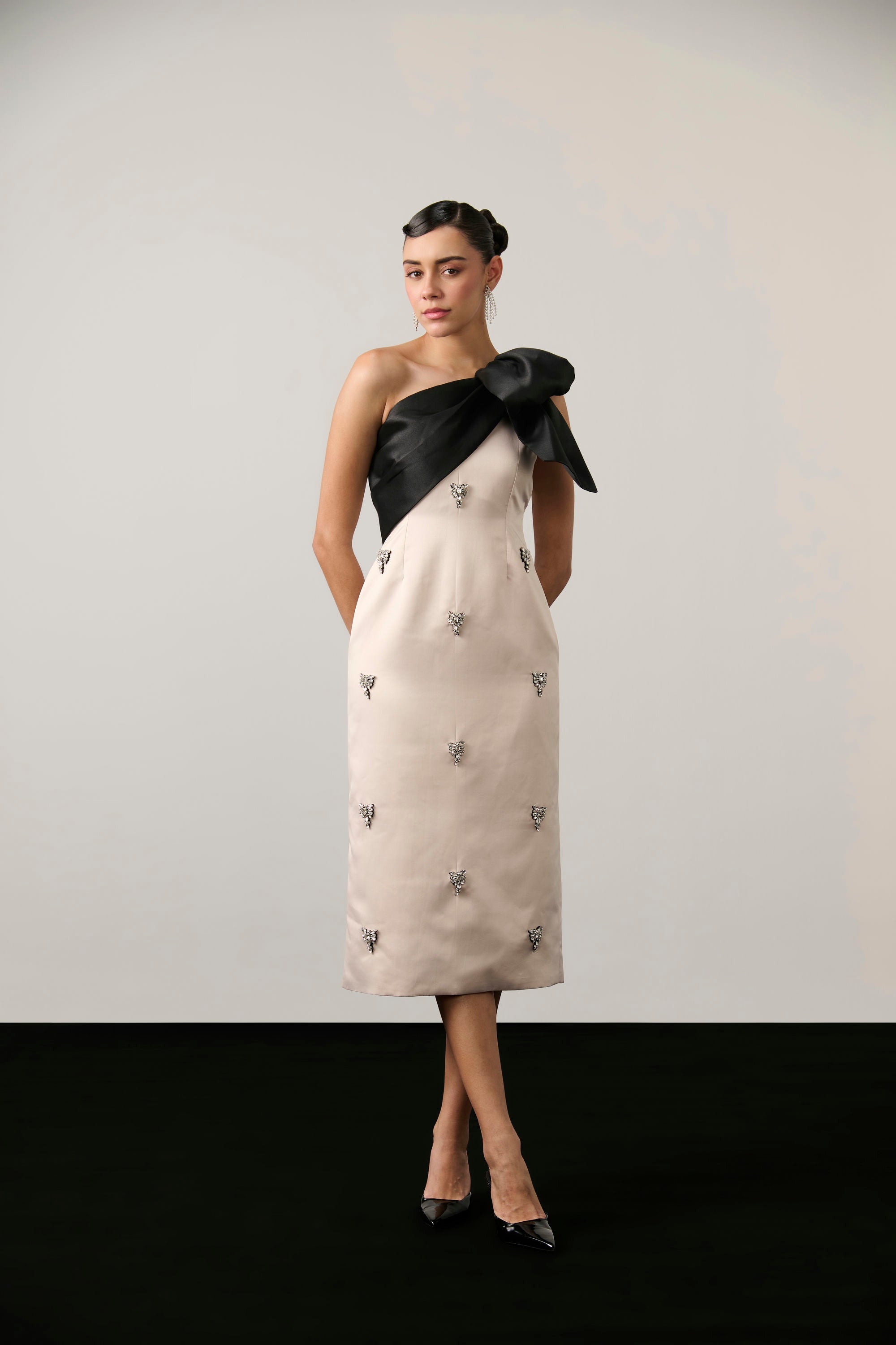 CREAM AND BLACK EMBELLISHED BOW DRESS