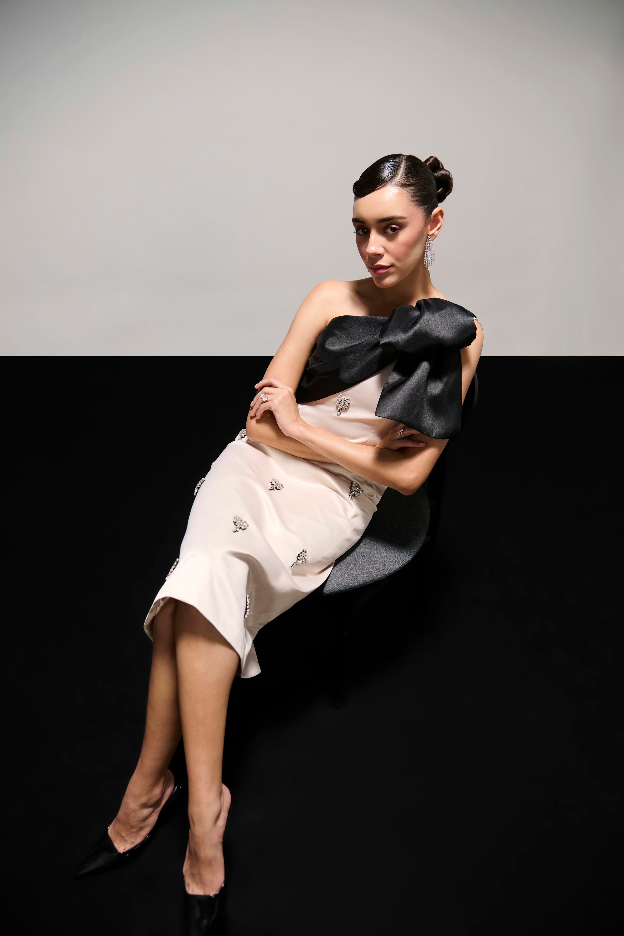 CREAM AND BLACK EMBELLISHED BOW DRESS