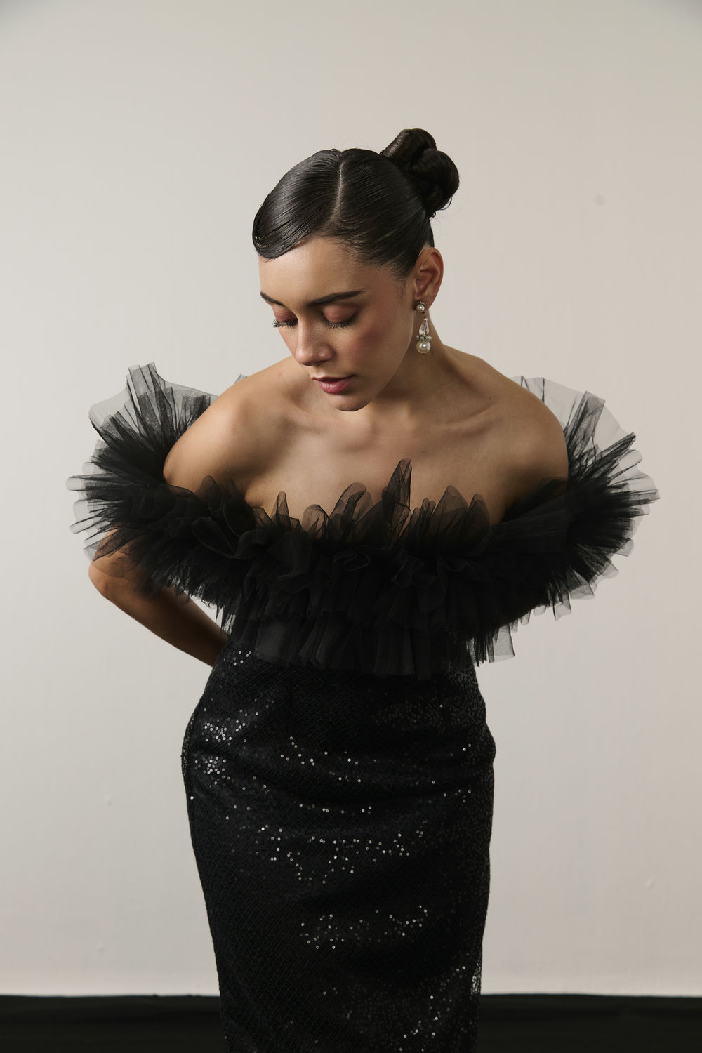 BLACK SEQUIN RUFFLE MIDI