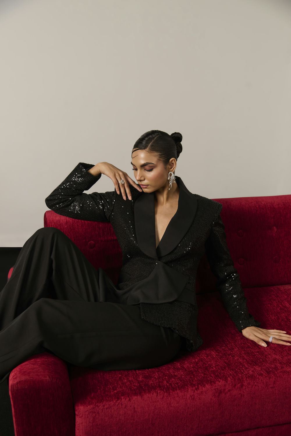 BLACK SEQUIN RUFFLE SUIT SET