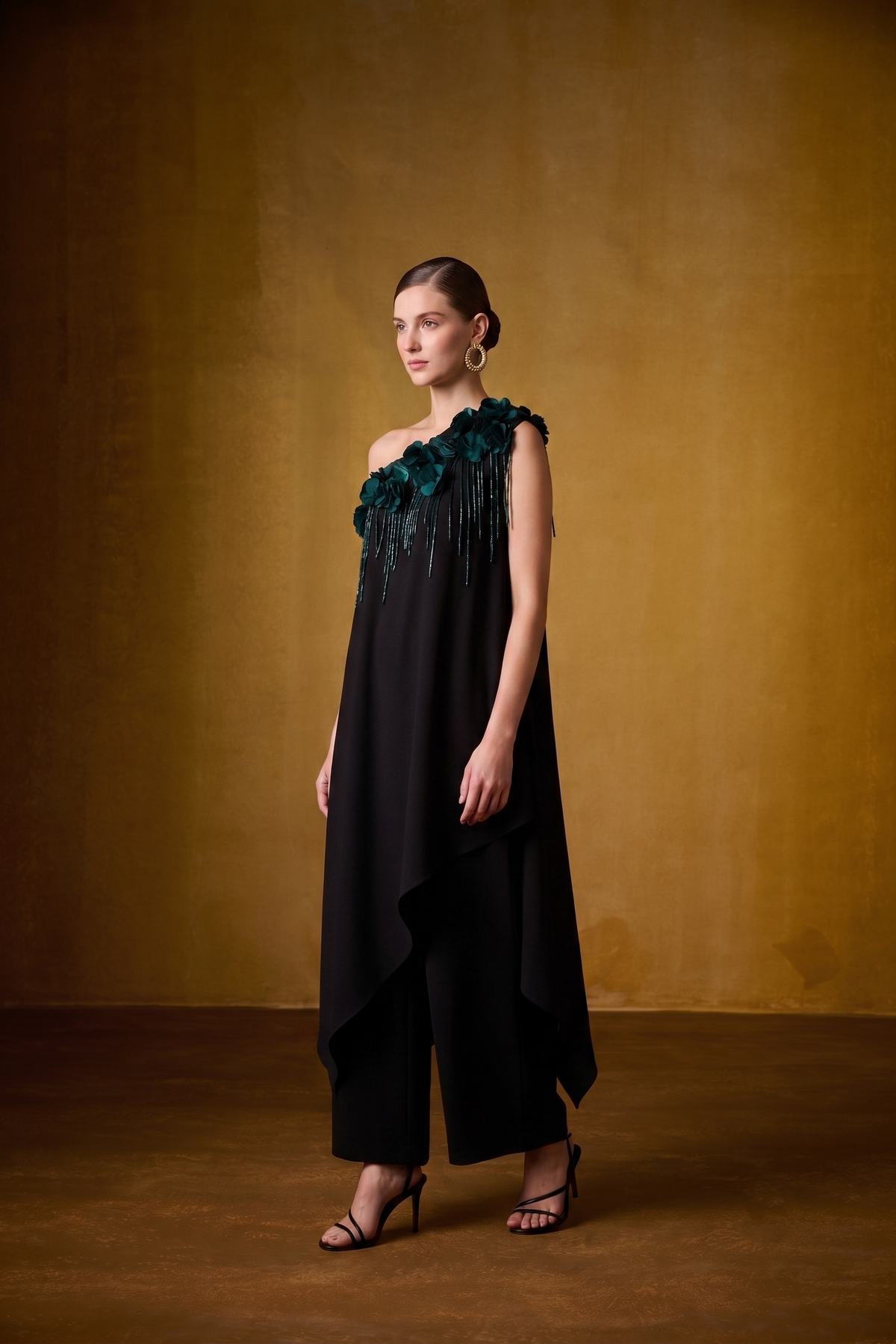 BLACK AND EMERALD KAFTAN SET