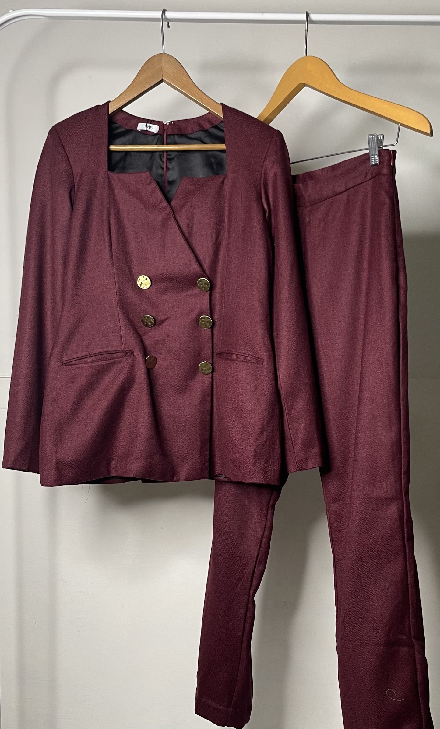 MAROON DOUBLE BREAST BLAZER SET